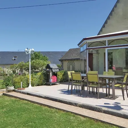 Holiday home Gorgeous In Juigne Sur Sarthe With Wifi *