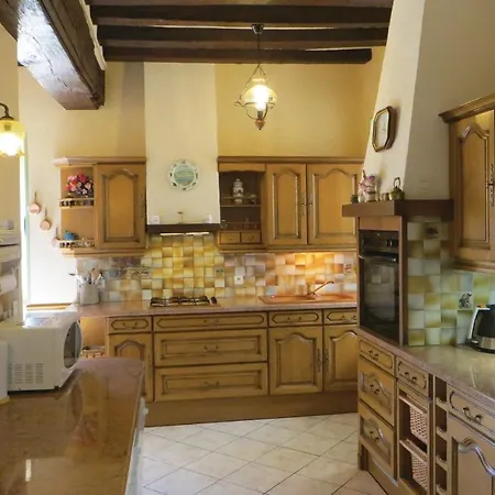 Gorgeous In Juigne Sur Sarthe With Wifi Holiday home Sable-sur-Sarthe