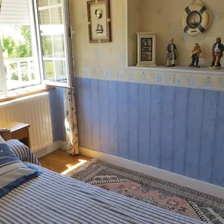 Vakantiehuis Gorgeous In Juigne Sur Sarthe *