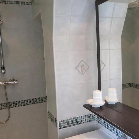Vakantiehuis Gorgeous In Juigne Sur Sarthe *